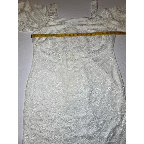 Signature by Robbie Bee Allover Lace Cold Shoulder Ivory Lined Dress Size XL - Picture 3 of 7